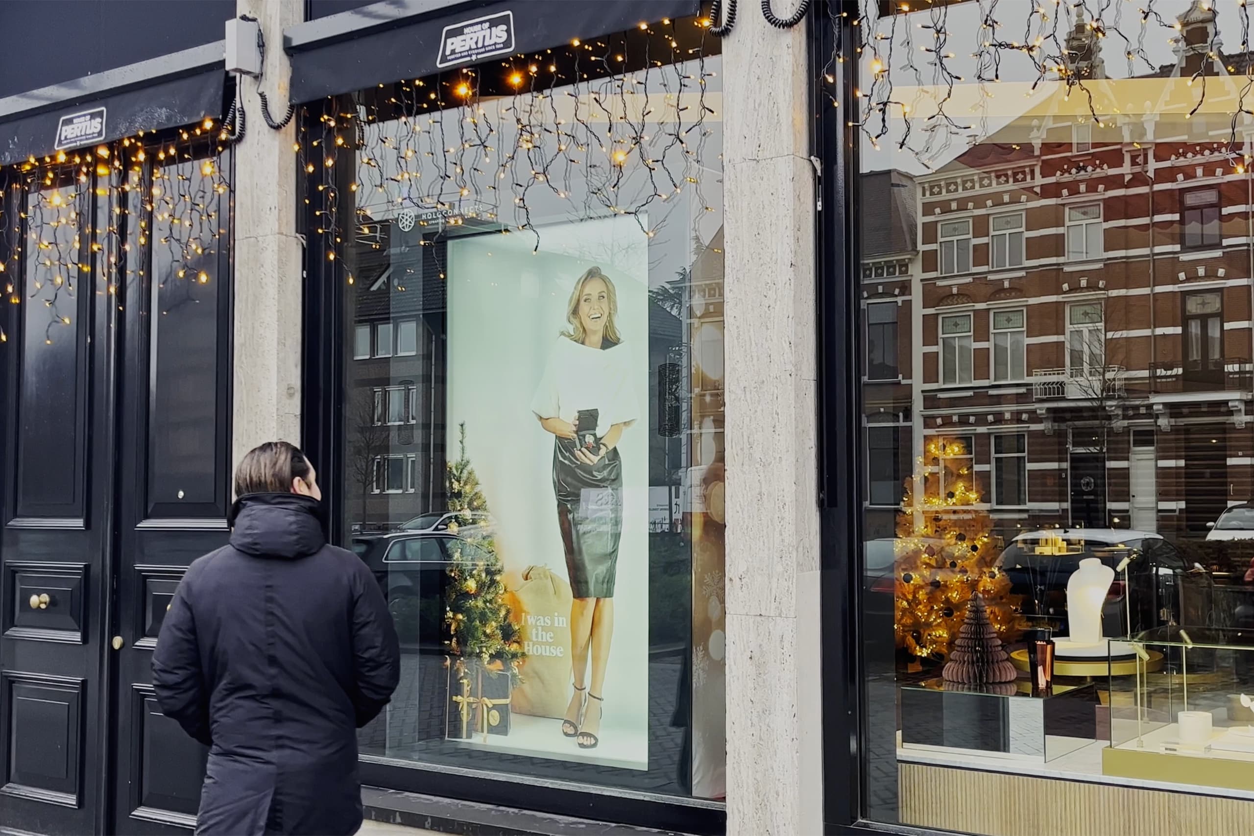 A retail Holobox display drawing shoppers' attention.
